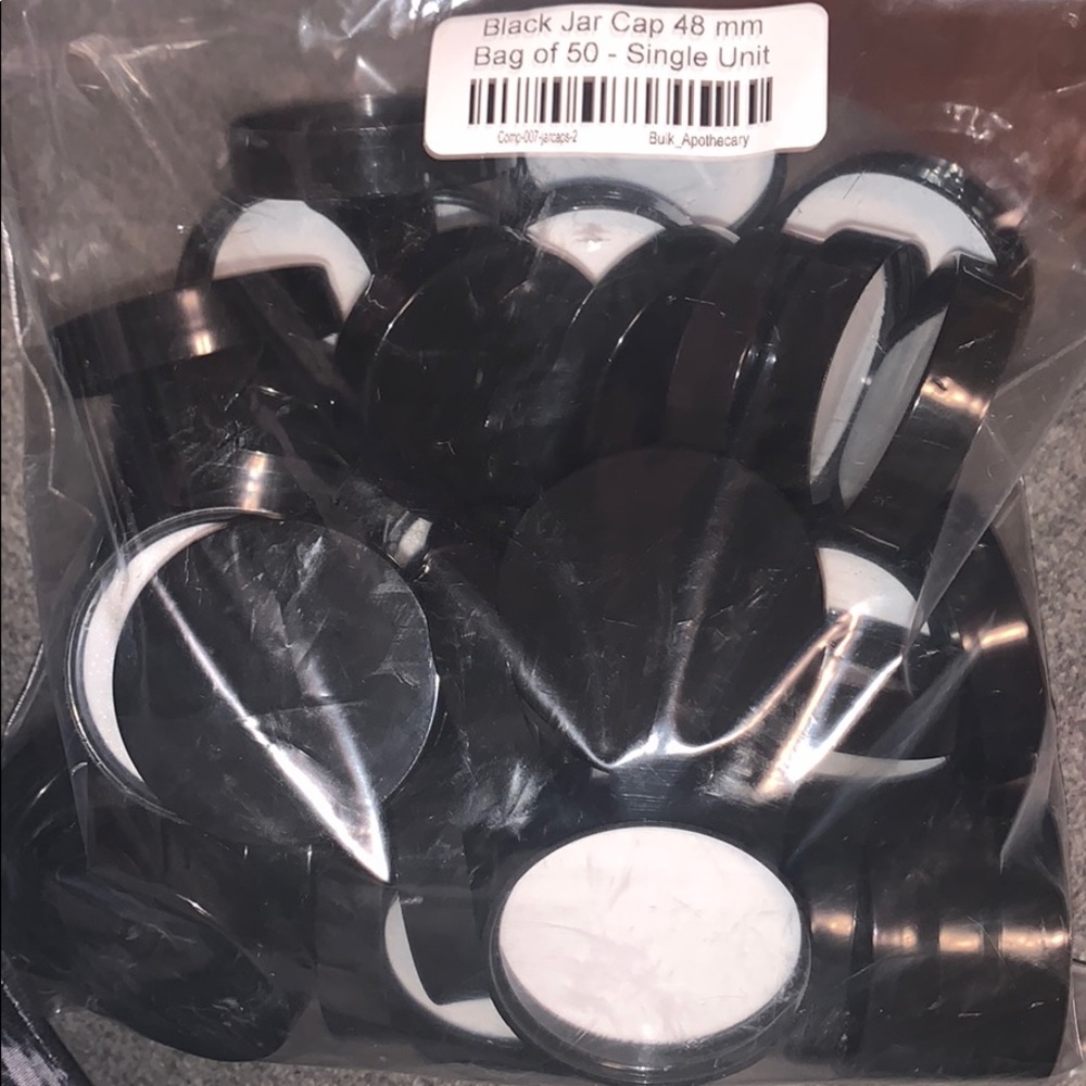 Bag of 50 caps i ordered the wrong size  48mm